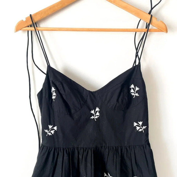 Zara V-Neck Embroidered Floral Poplin Dress Black White NWT Size Medium - Picture 5 of 8